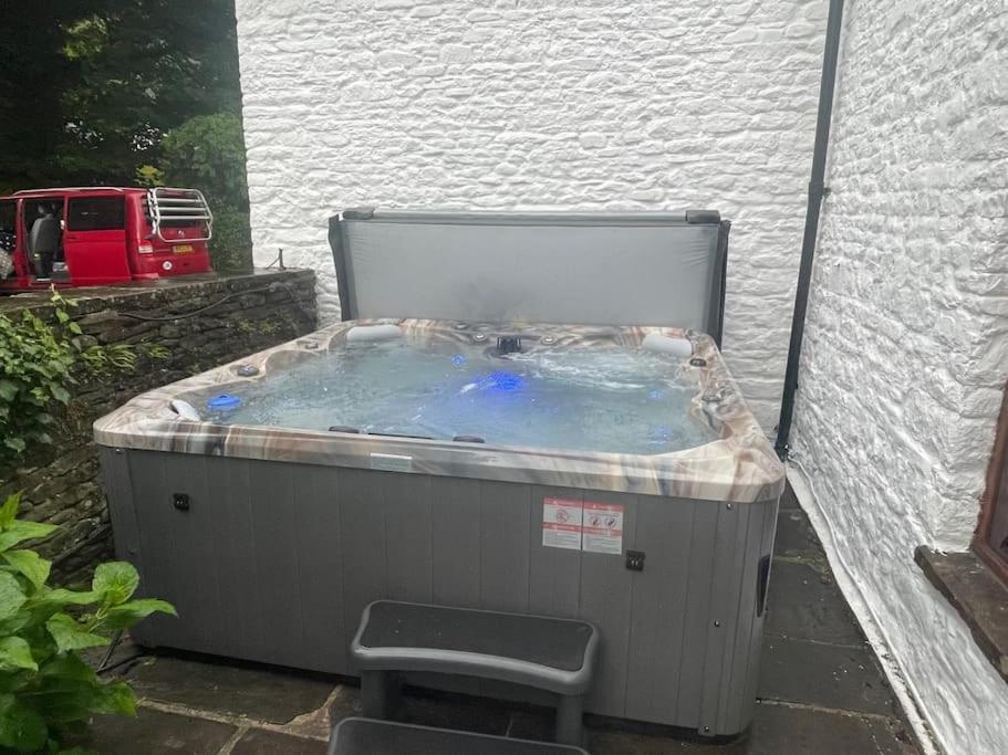 Large Historic Farmhouse In Rhondda Valley Perfect For Groups With Hot Tub Blaencwm Exterior photo