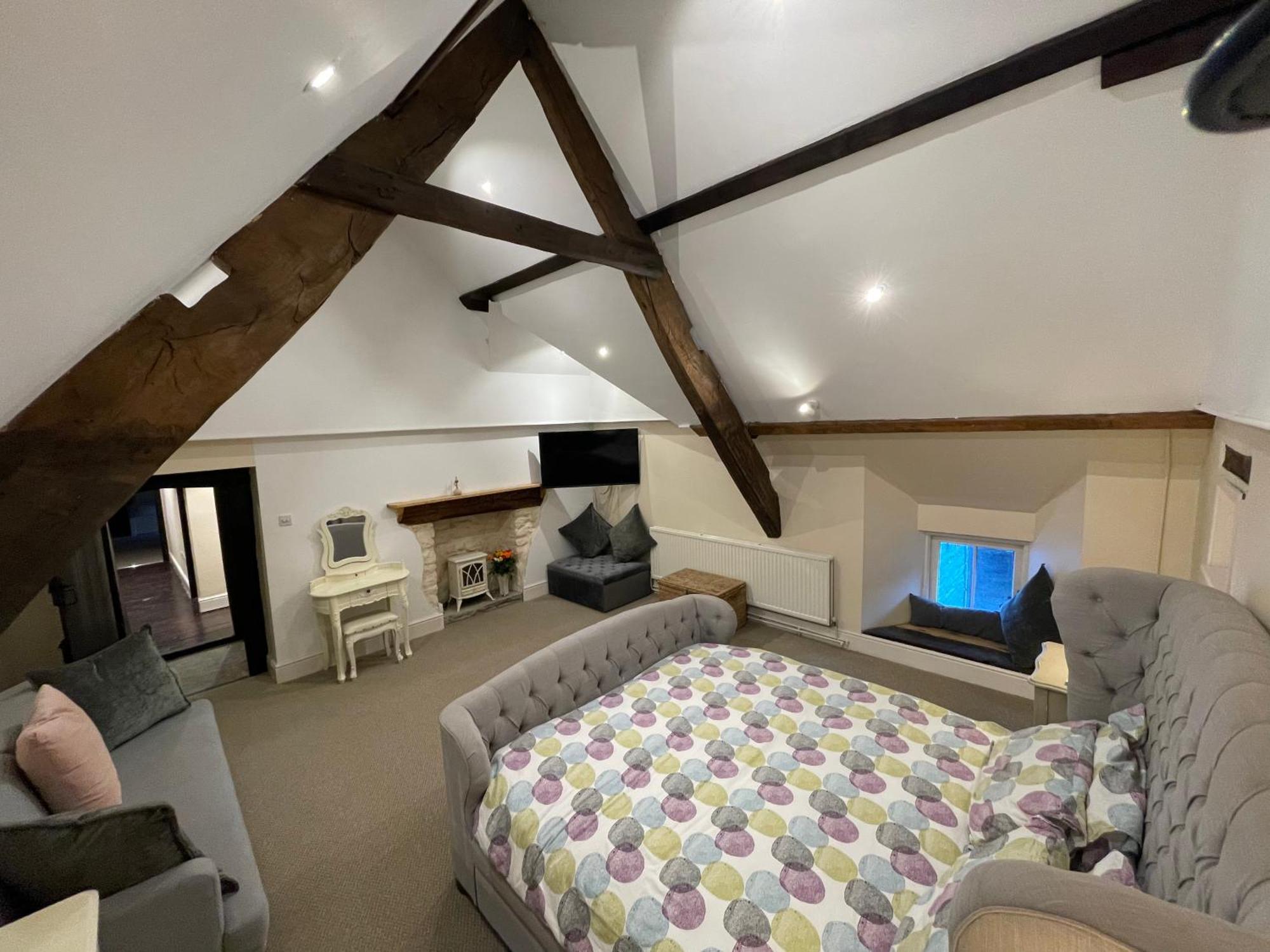 Large Historic Farmhouse In Rhondda Valley Perfect For Groups With Hot Tub Blaencwm Exterior photo