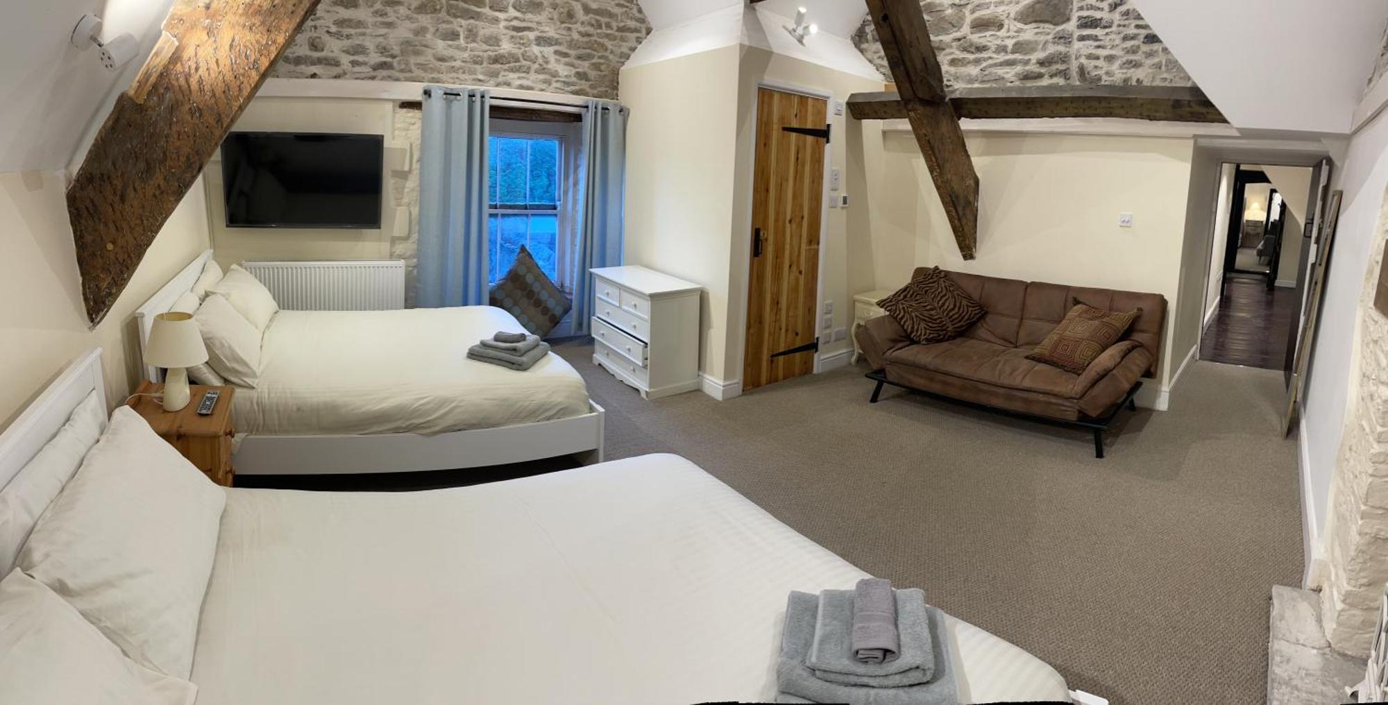 Large Historic Farmhouse In Rhondda Valley Perfect For Groups With Hot Tub Blaencwm Exterior photo